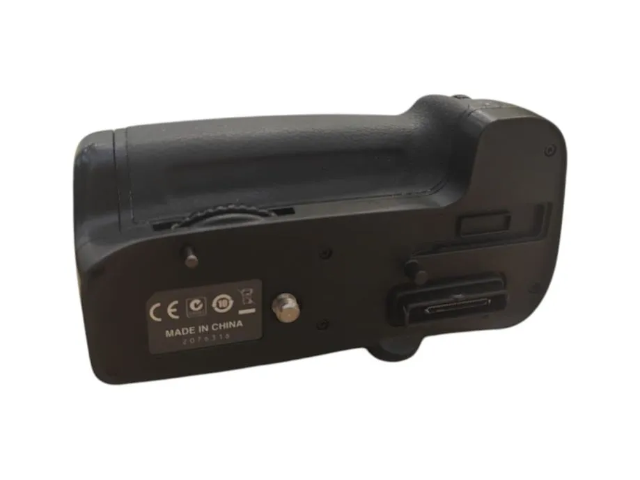 battery grip nikon mb d11 / r1, rate! - slika 2