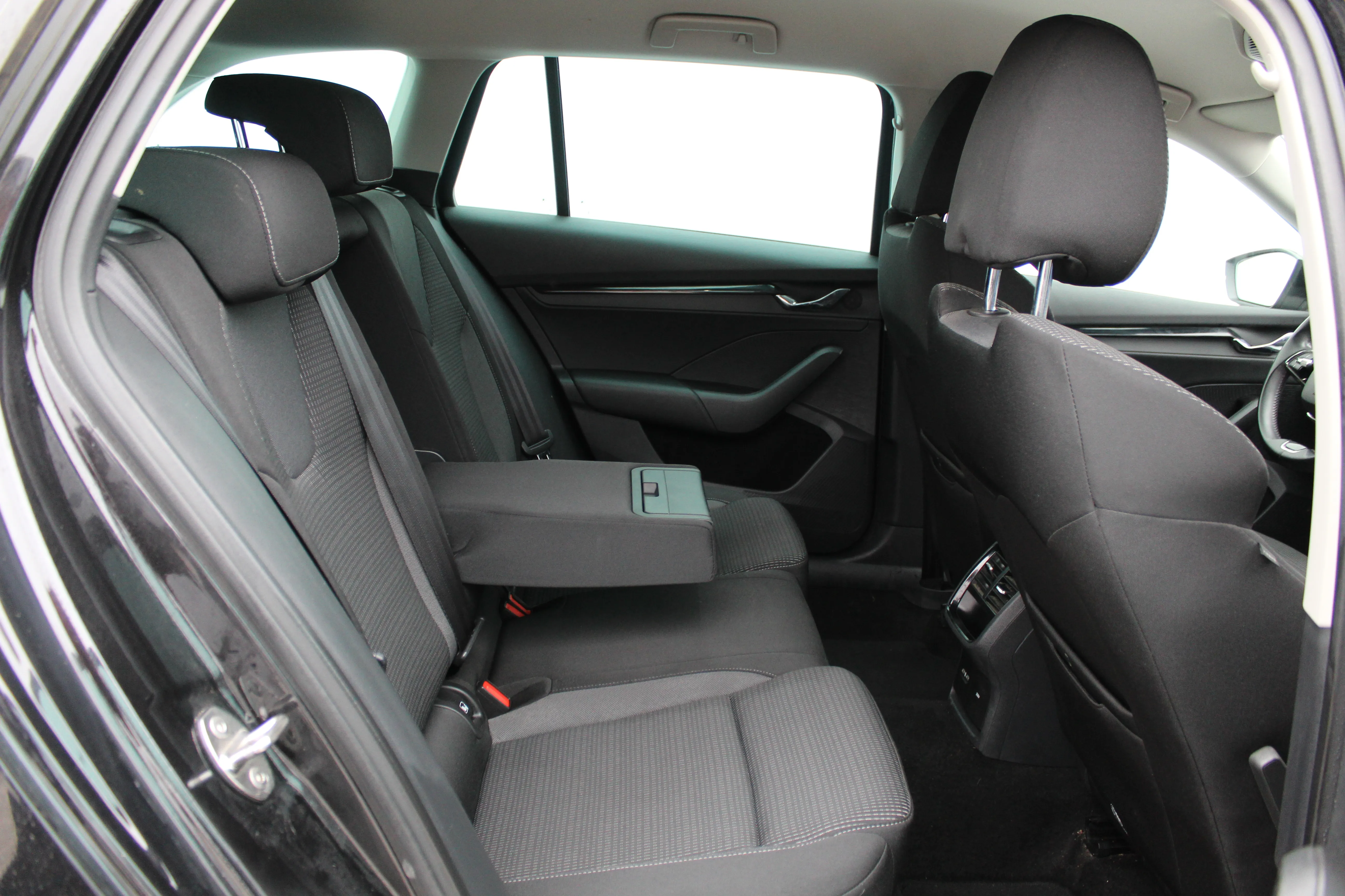 13077 škoda octavia combi ambition 2.0 tdi - slika 13