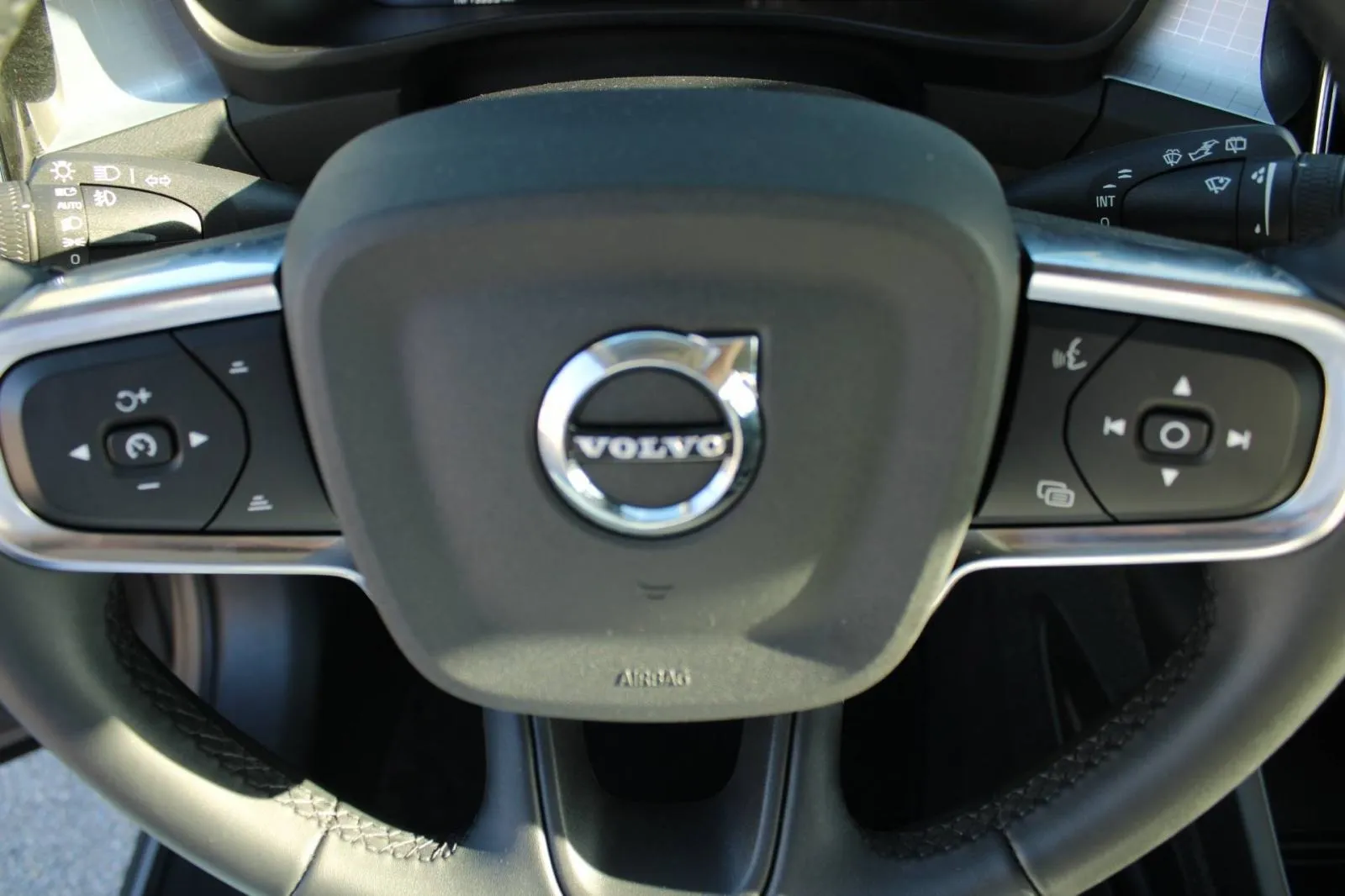 volvo xc40 t5 plug-in hybrid automatik *led, navigacija, kamera - slika 15