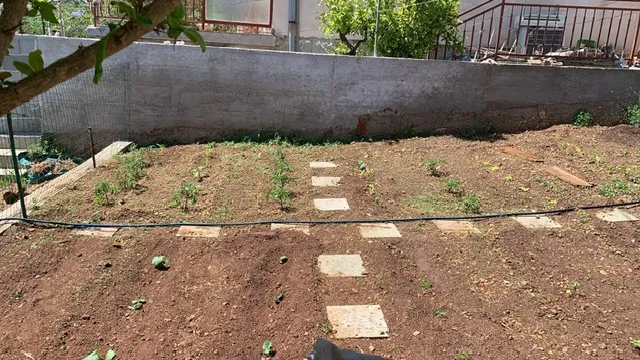 prodaja kuće i građevinskog zemljišta - slika 3