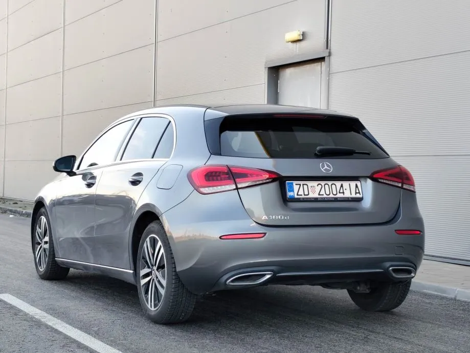 mercedes-benz a-klasa 180 d progressive aut. |led |kam |ambi |17''alu - slika 6