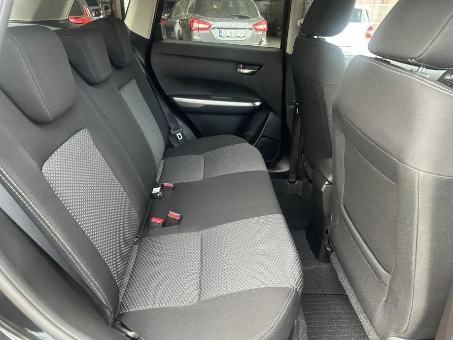 suzuki vitara 1,4 hybrid gl+ premium 2wd - facelift model!!! - slika 17