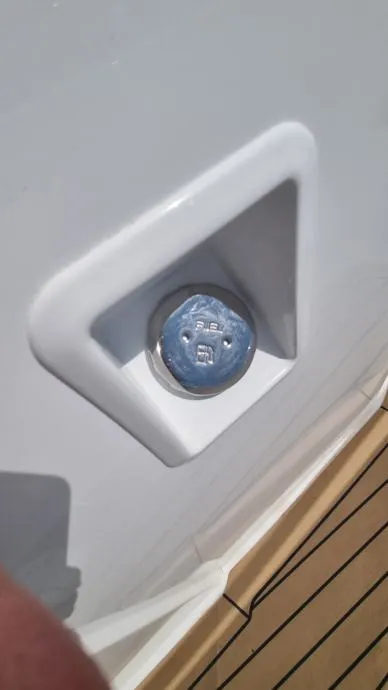 ocean master 605s + suzuki 140 ks (bijela kapa motora) - slika 5