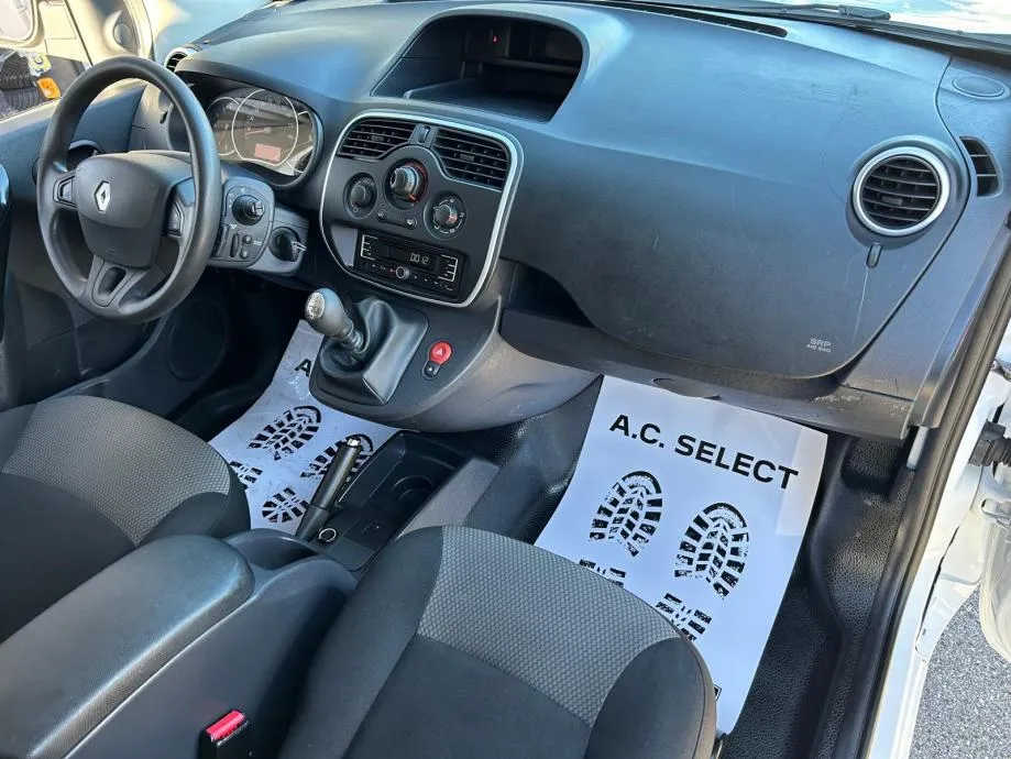 renault kangoo maxi 1.5 dci -140000km - model 2022 - slika 10