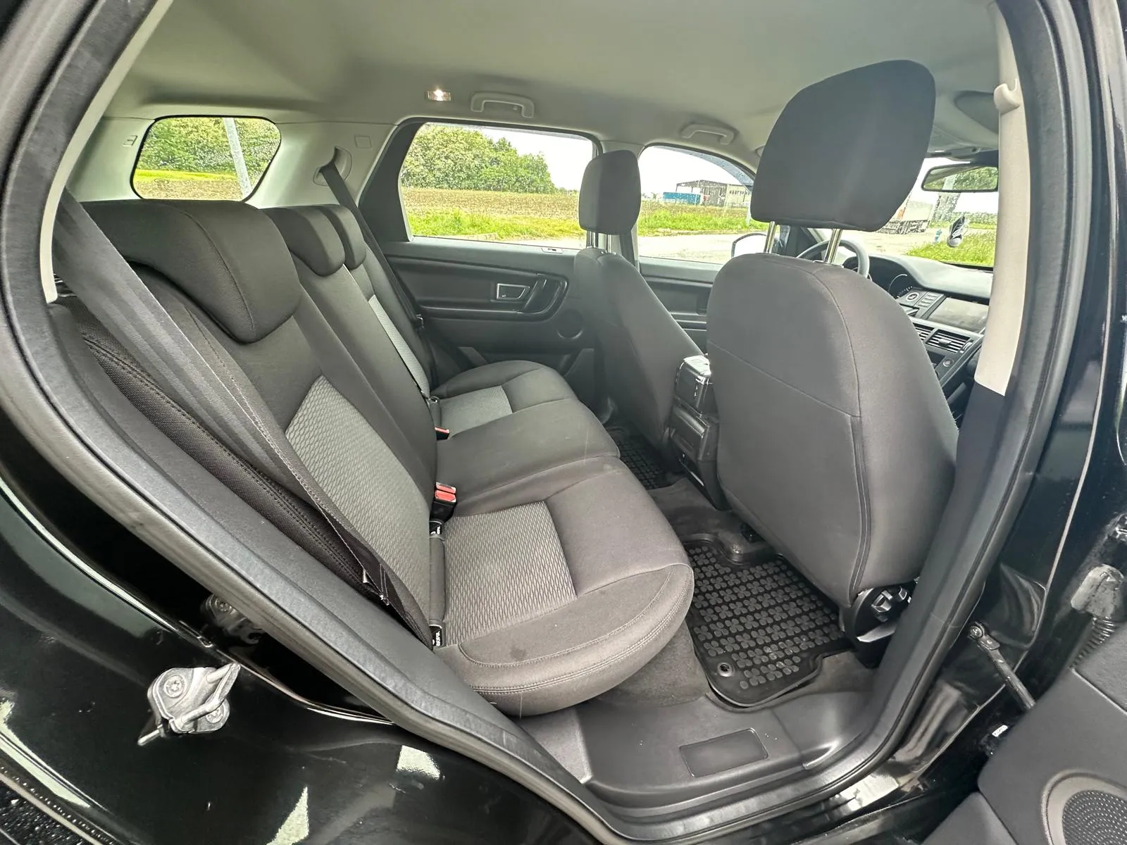 prodajem land rover discoveri sport - slika 17