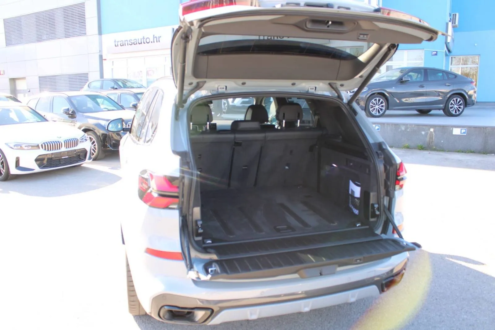 bmw x5 xdrive 40d m-paket *panorama, soft close, head-up* - slika 10