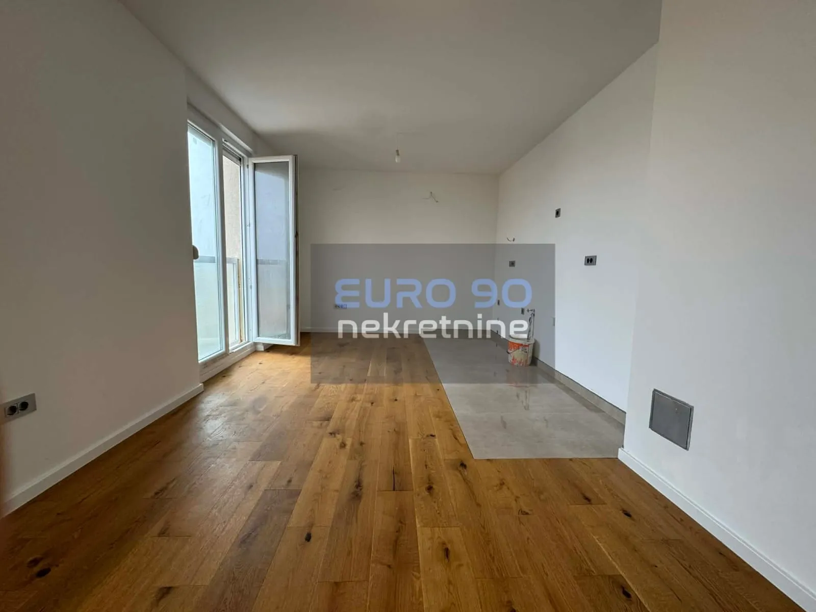zadar/branimirova obala-renoviran dvosoban stan s liftom,60m2,lokacija - slika 10