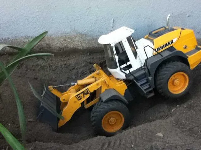 bruder bager liebherr radlader l574 - slika 7