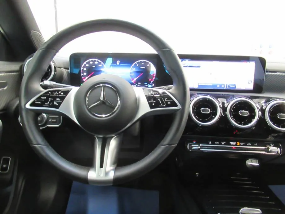 mercedes-benz cla 200 progressive ***ponuda mjeseca 33.900,00 eur*** - slika 8