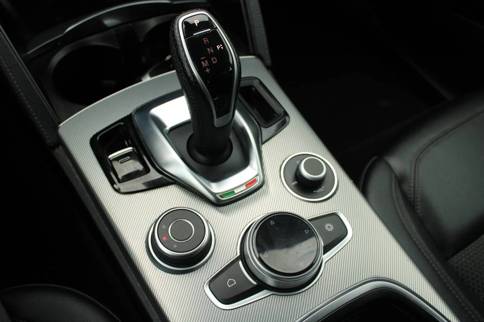 alfa romeo stelvio 2.2 mjt sprint automatik *led, kamera* - slika 17