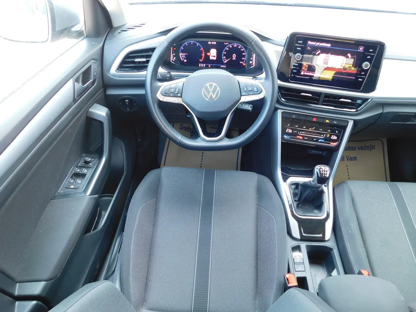 11631 volkswagen t-roc 1.0 tsi 4life - slika 12