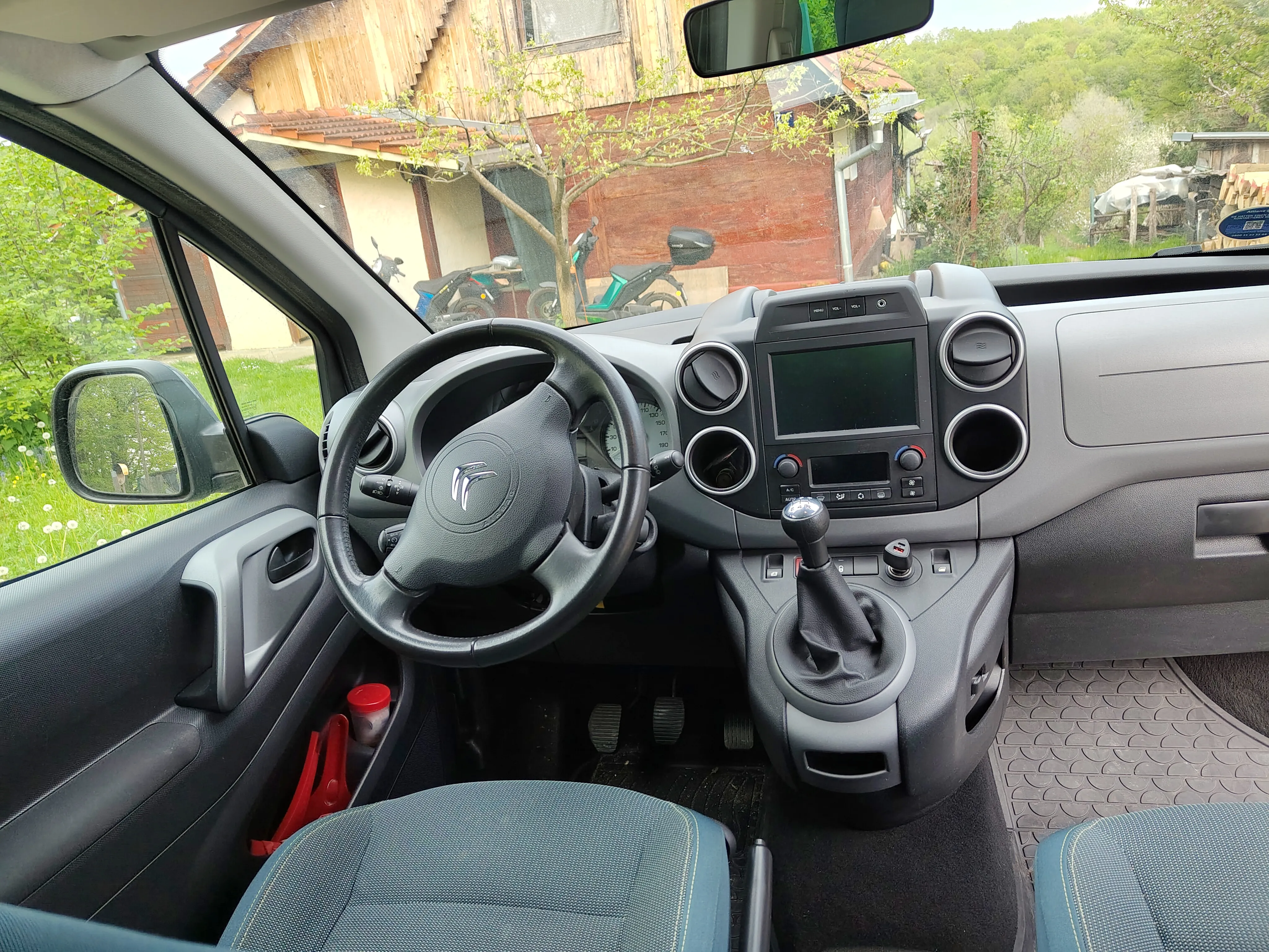 citroen berlingo multispace 2017 1.2 benzin 81kw - slika 7