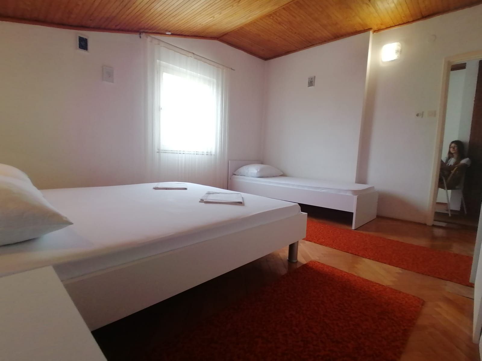 "akcija"app 7+2 osoba od 90 eura, velika terasa i pogled na more - slika 17