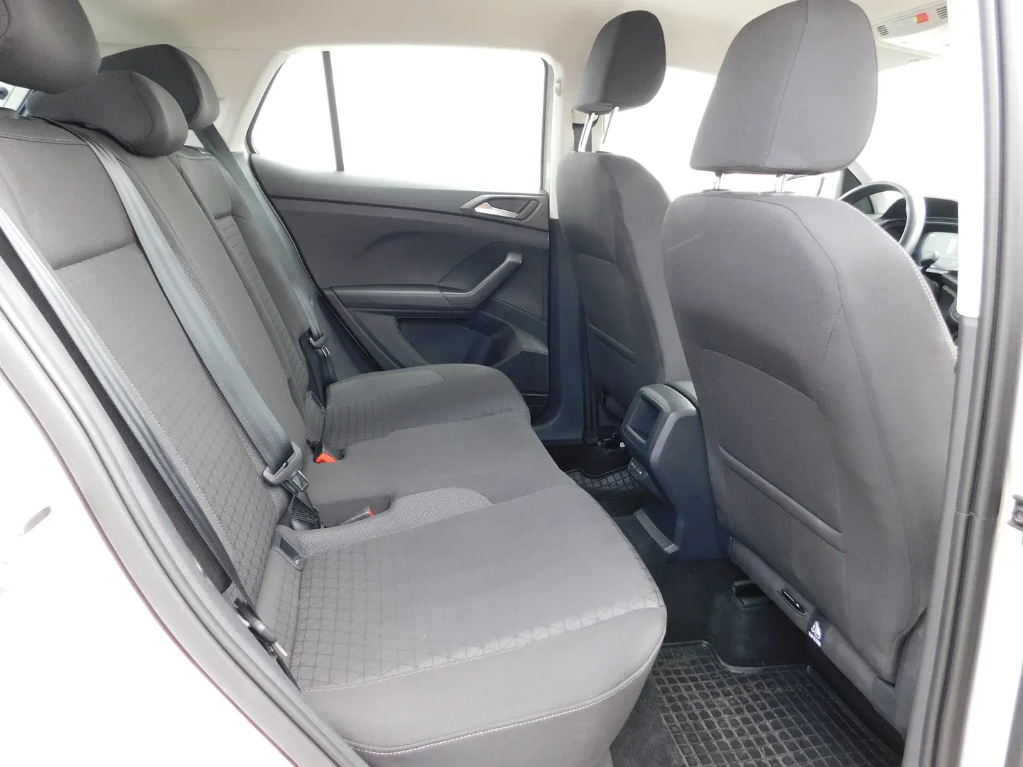 10577 volkswagen t-cross 1.0 tsi life - slika 12