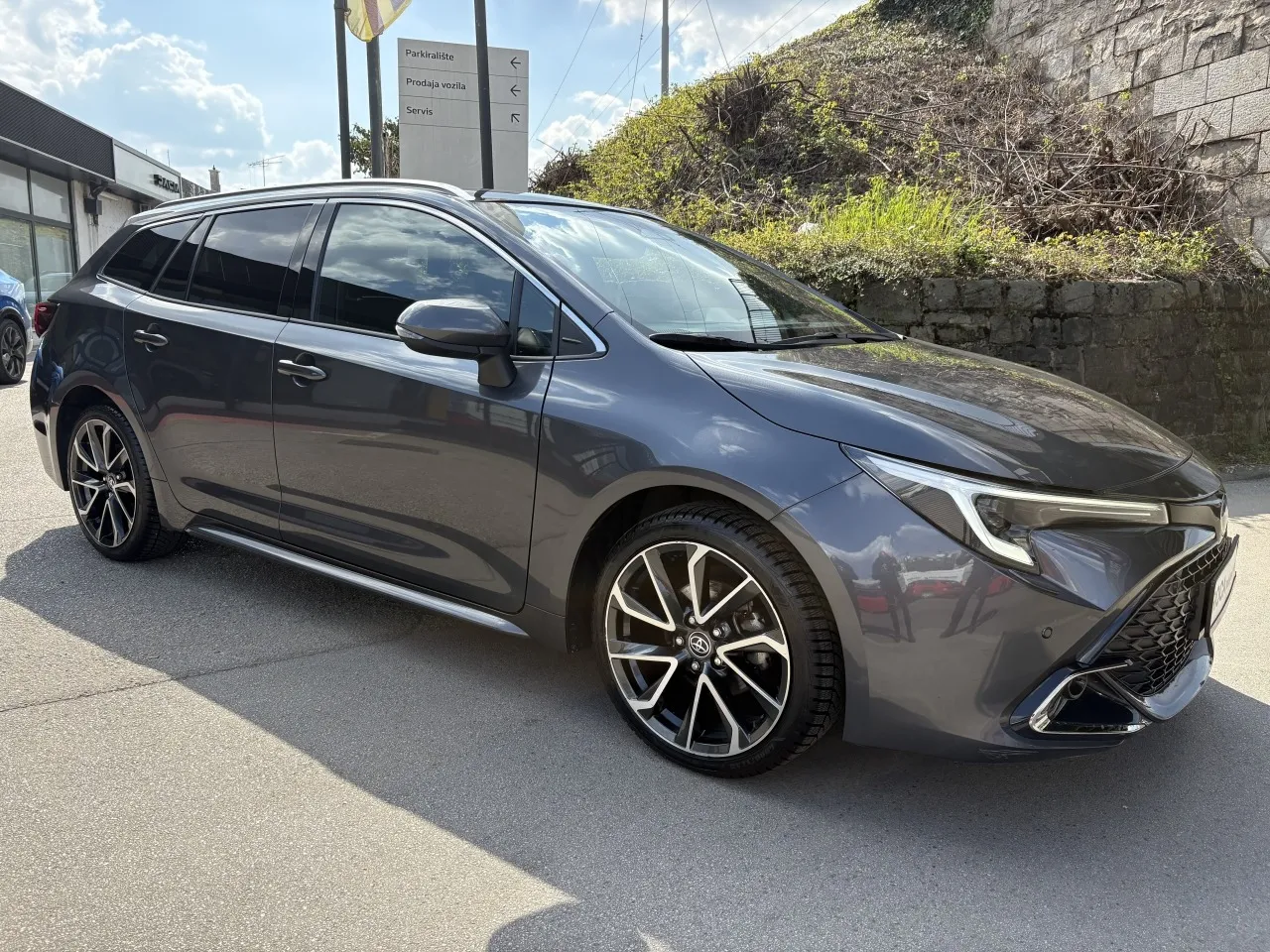 toyota corolla ts hybrid 1,8 vvt-i executive aut. - slika 3