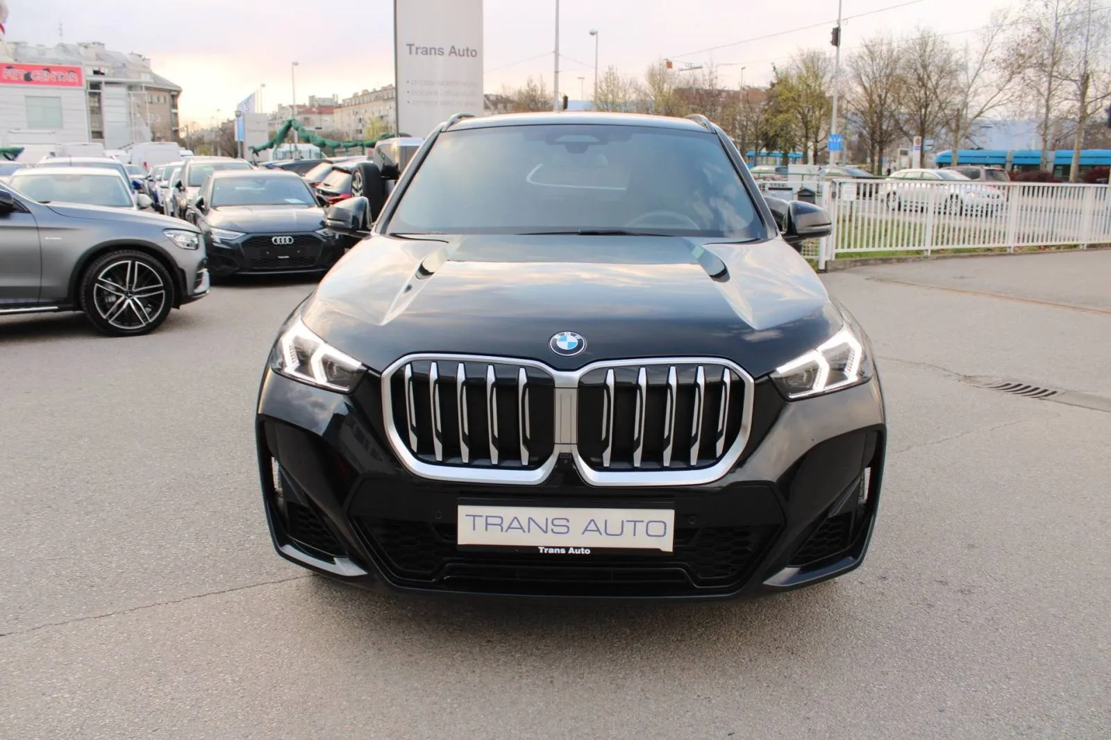 bmw x1 xdrive 23i m-paket automatik *led, navigacija, kamera* - slika 2