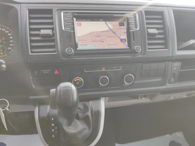 volkswagen transporter 2.0 tdi*150ks*klima*navigacija*tempomat* - slika 13