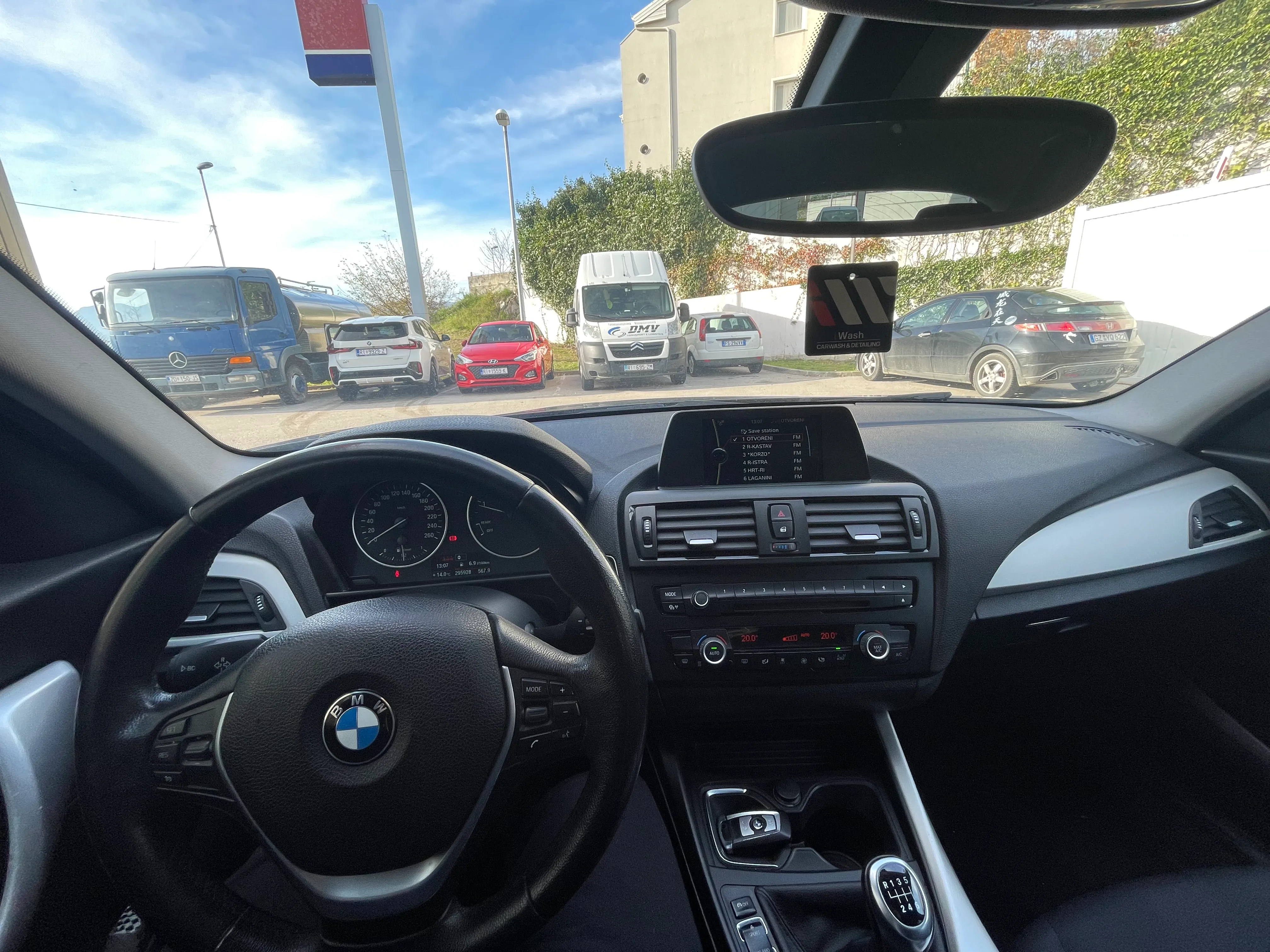 prodajem bmw 116d - slika 10