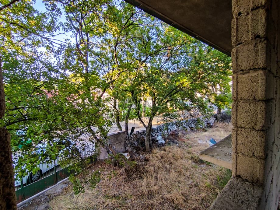 gornji humac (brač) - građevinsko zemljište s nedovršenom kućom - slika 8