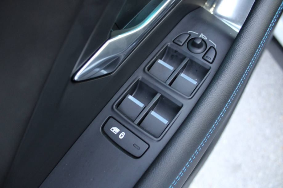 jaguar e pace 2.0d 180ks automatik r-dynamic 4x4 *navi,led,kamera* - slika 17