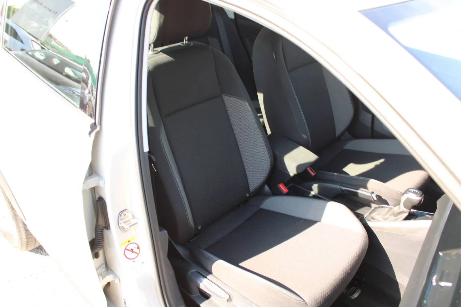 vw taigo 1.0 tsi dsg - slika 14