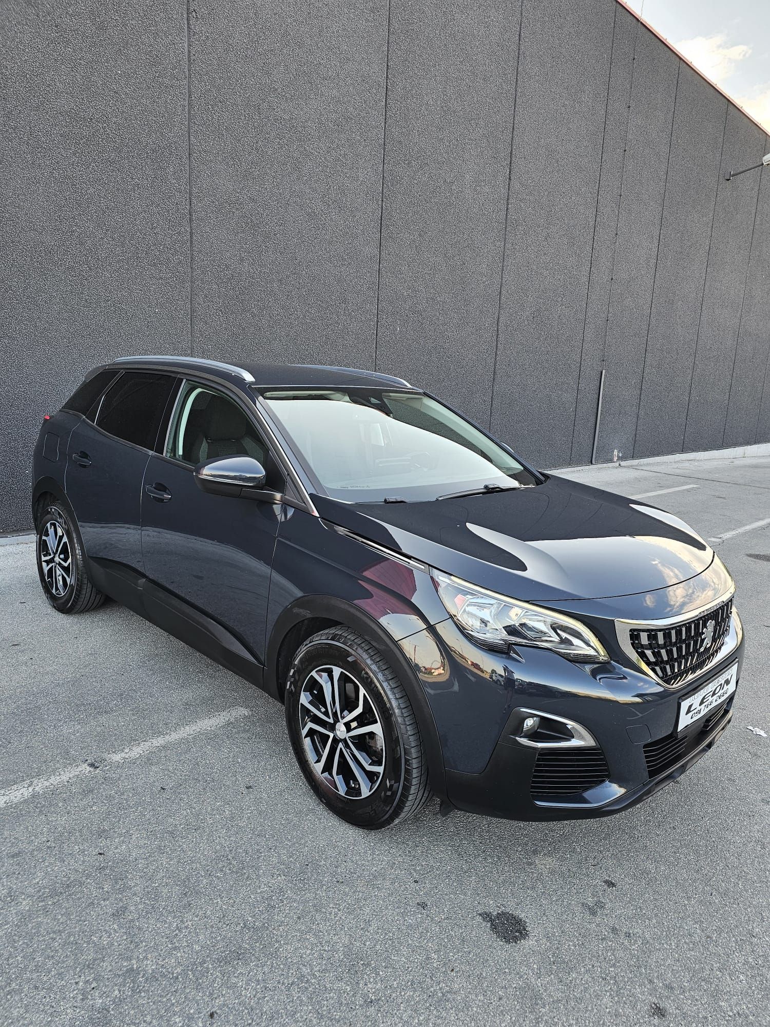 peugeot 3008 1,2 , 164000 km 2017g. - slika 3