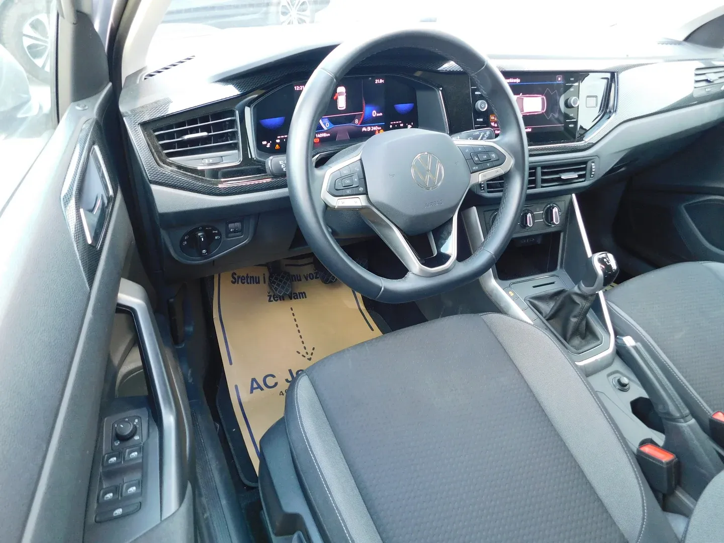10844 volkswagen taigo 1.0 tsi life - slika 8