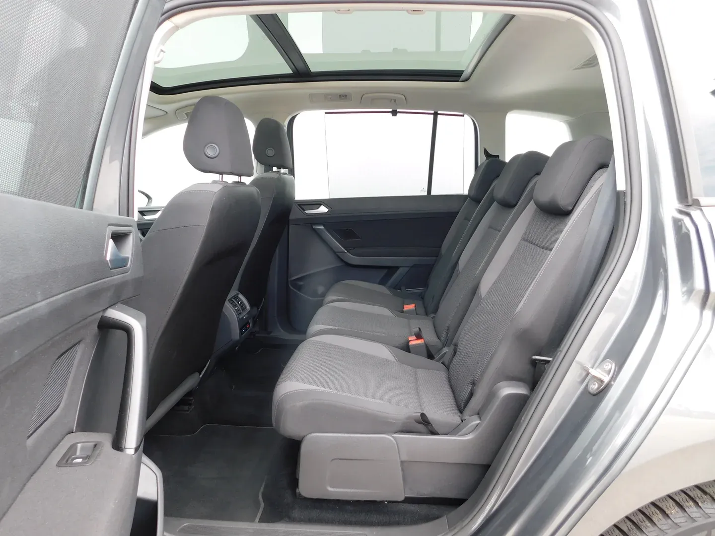 08819 volkswagen touran 1.6 tdi dsg trendline - slika 10