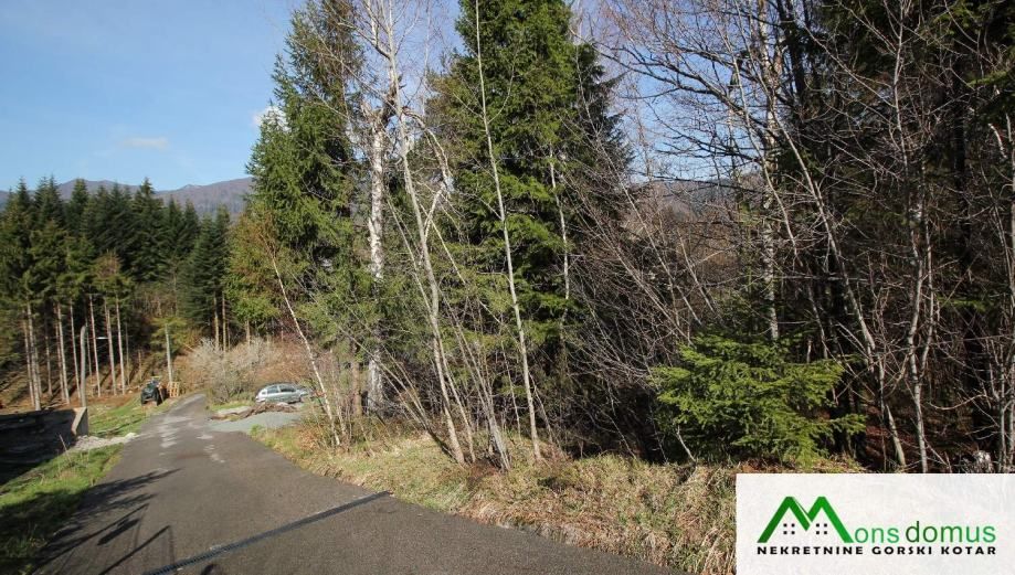 dva građevinska zemljišta nedaleko np risnjak - slika 2