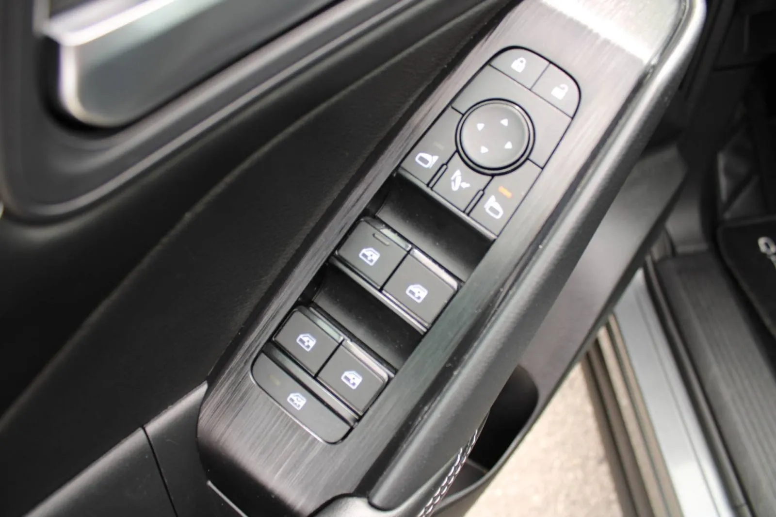 nissan qashqai 1.3 mhev automatik *led, kamera* - slika 19