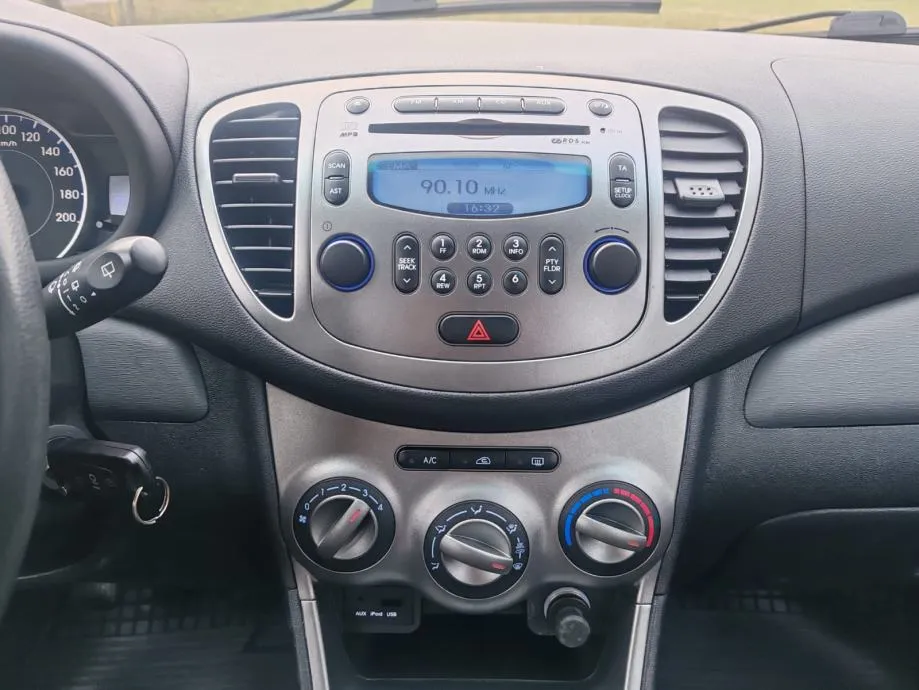 hyundai i10 1,1 2011godina,140 000 km, kartice do 36 rata - slika 16