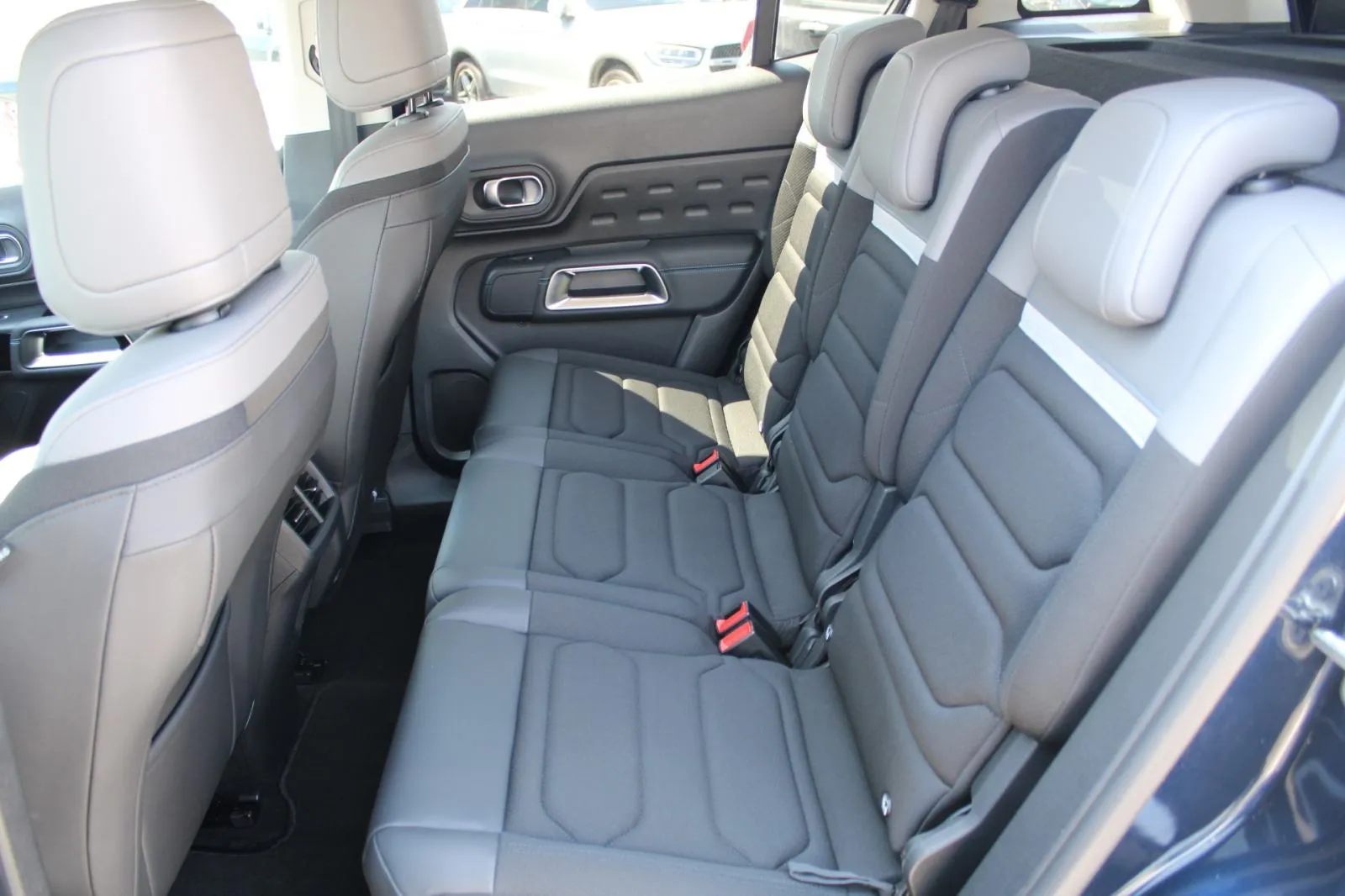 citroën c5 aircross 1.2 130 s&s automatik feel pack *led, kamera* - slika 10
