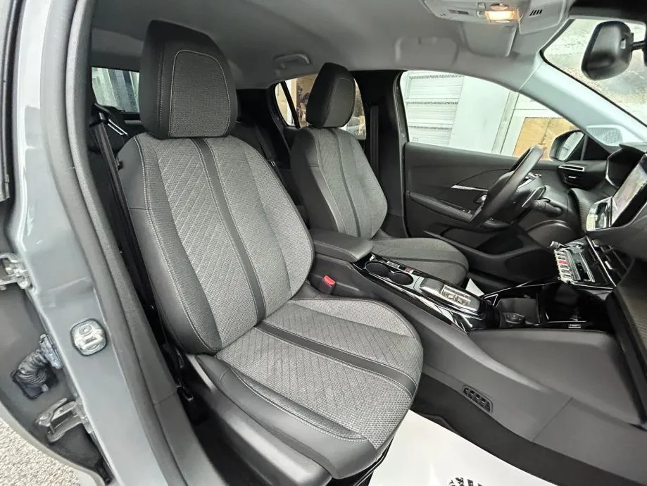 peugeot 208 hybrid 110 e-dcs6 - 2025 - 15000 km - gratis registracija - slika 8