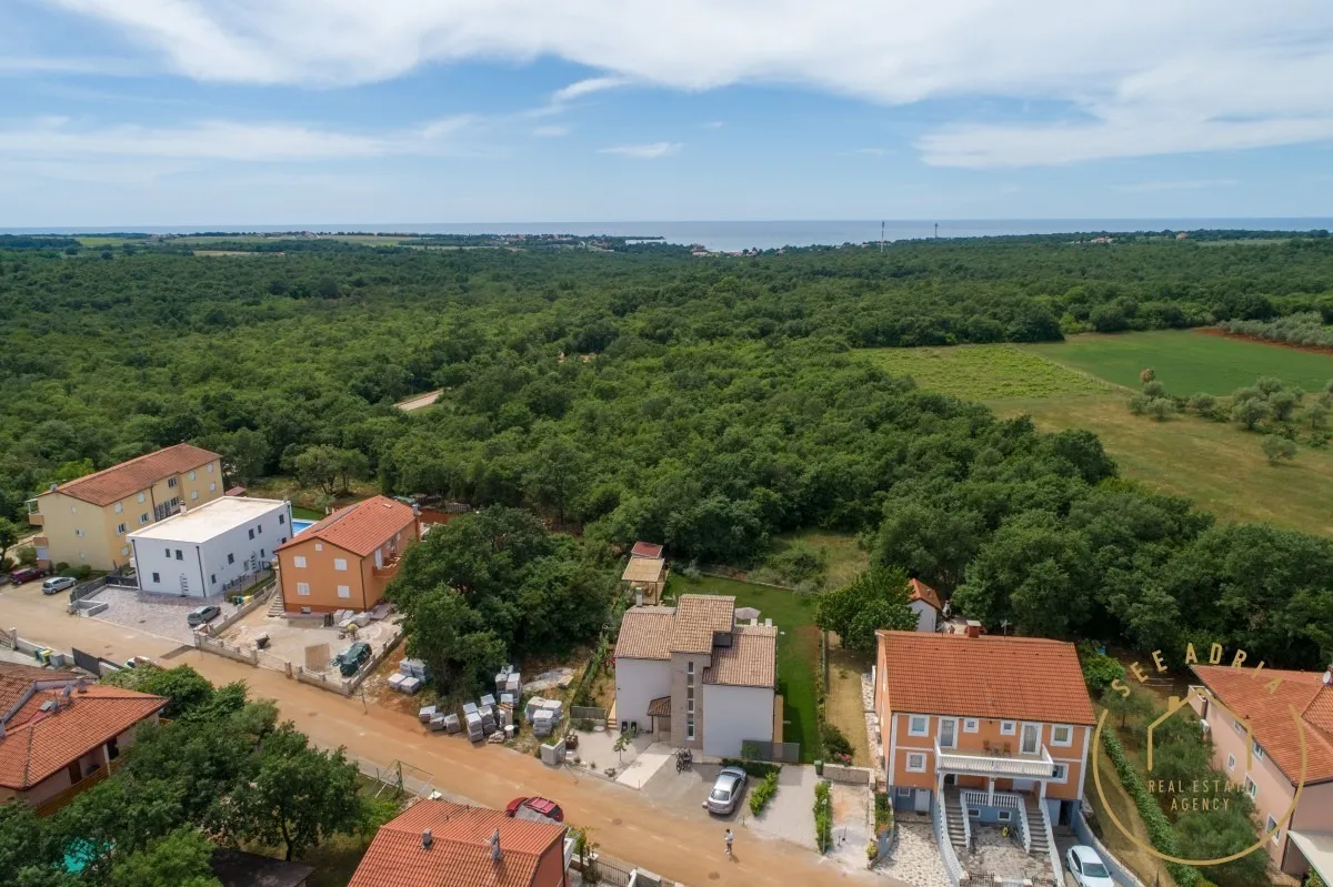 kuća sa apartmanima na odličnoj lokaciji - slika 3