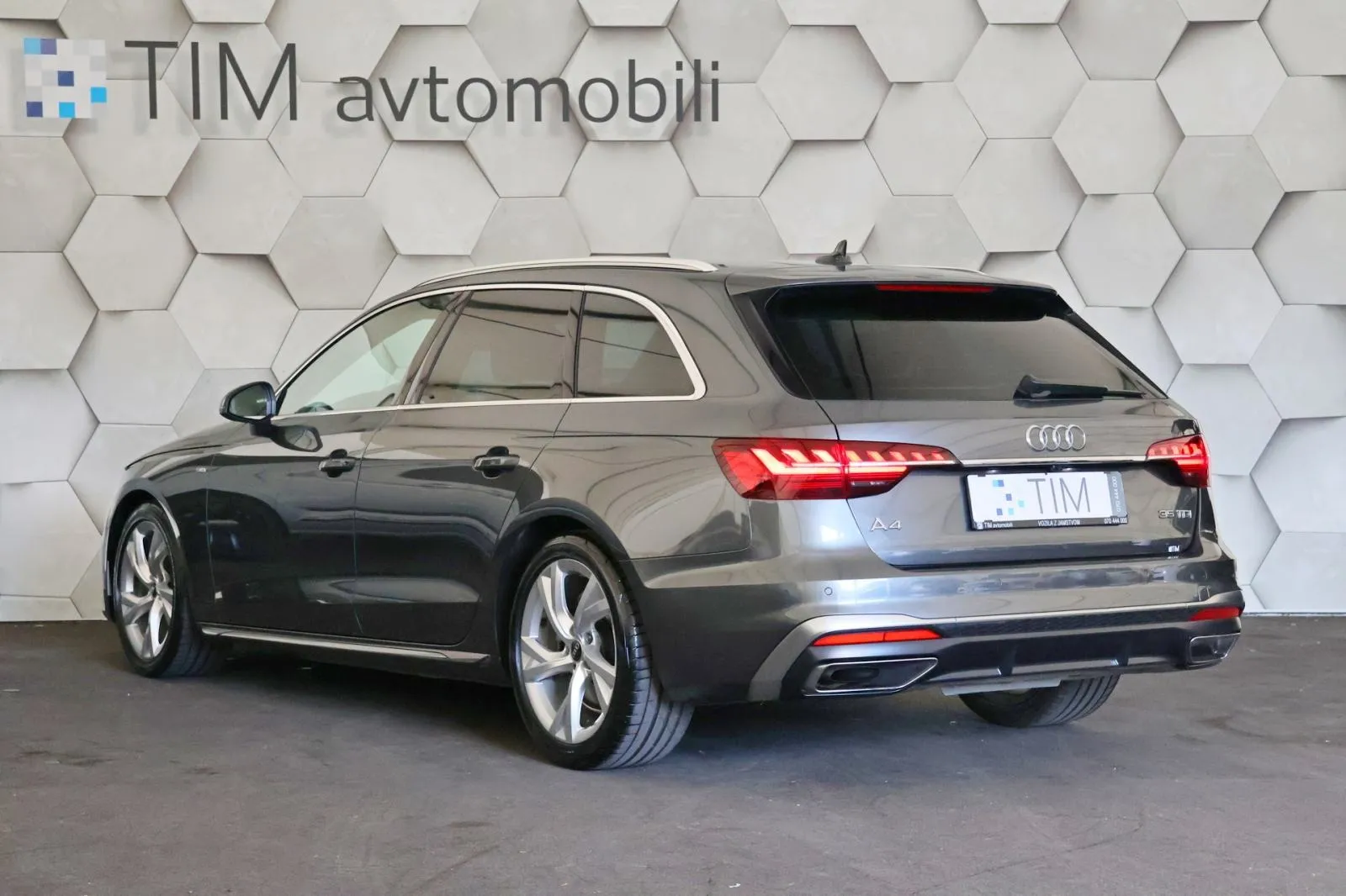 audi a4 avant 35tdi s-tronic s-line full led virtual dab kamera - slika 4