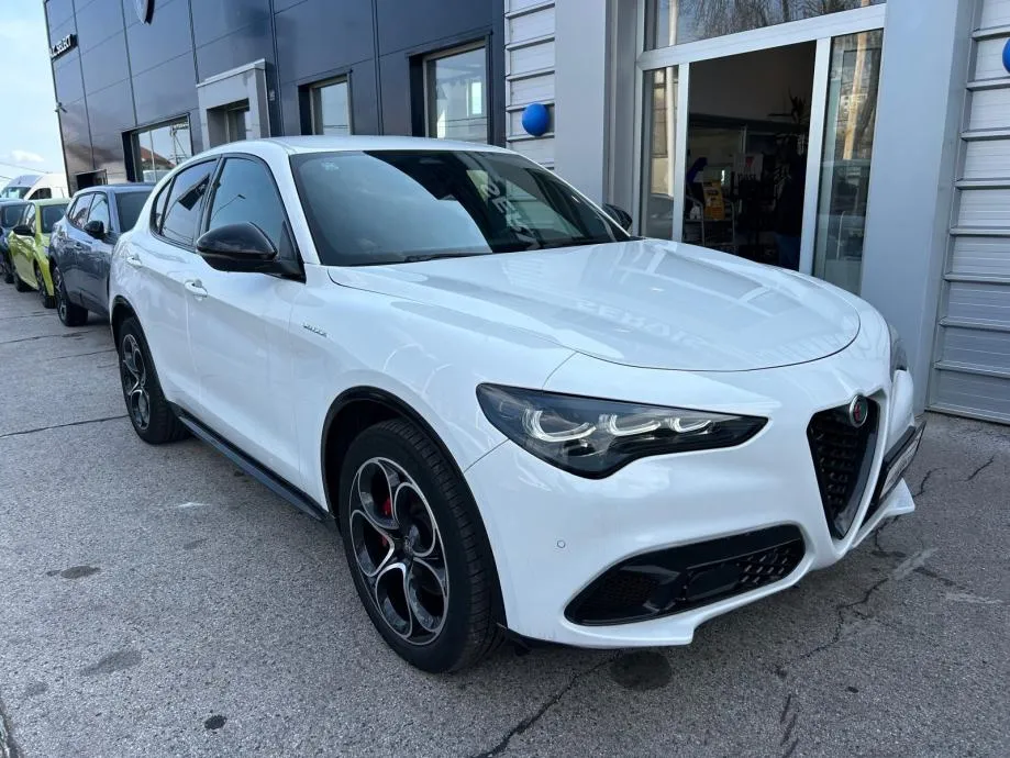alfa romeo stelvio 2,2 jtd q4 veloce - 2025 - 19.000km - full - reg !! - slika 2
