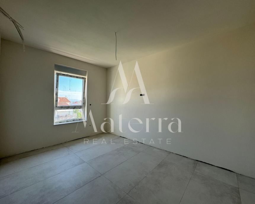 vodice, stan s7 - 81,50m2, terasa, 2. kat, 400m od plaže - slika 9