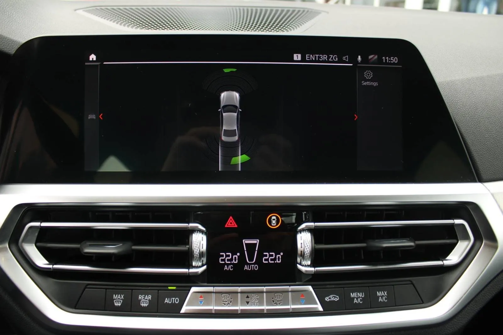 bmw serija 3 320d xdrive automatik *led, navigacija, harman kardon* - slika 10