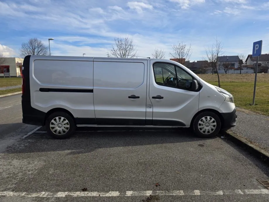 renault trafic . 1,6 dizel, 2018 godina, 189000 km, kartice 24/36 rata - slika 4
