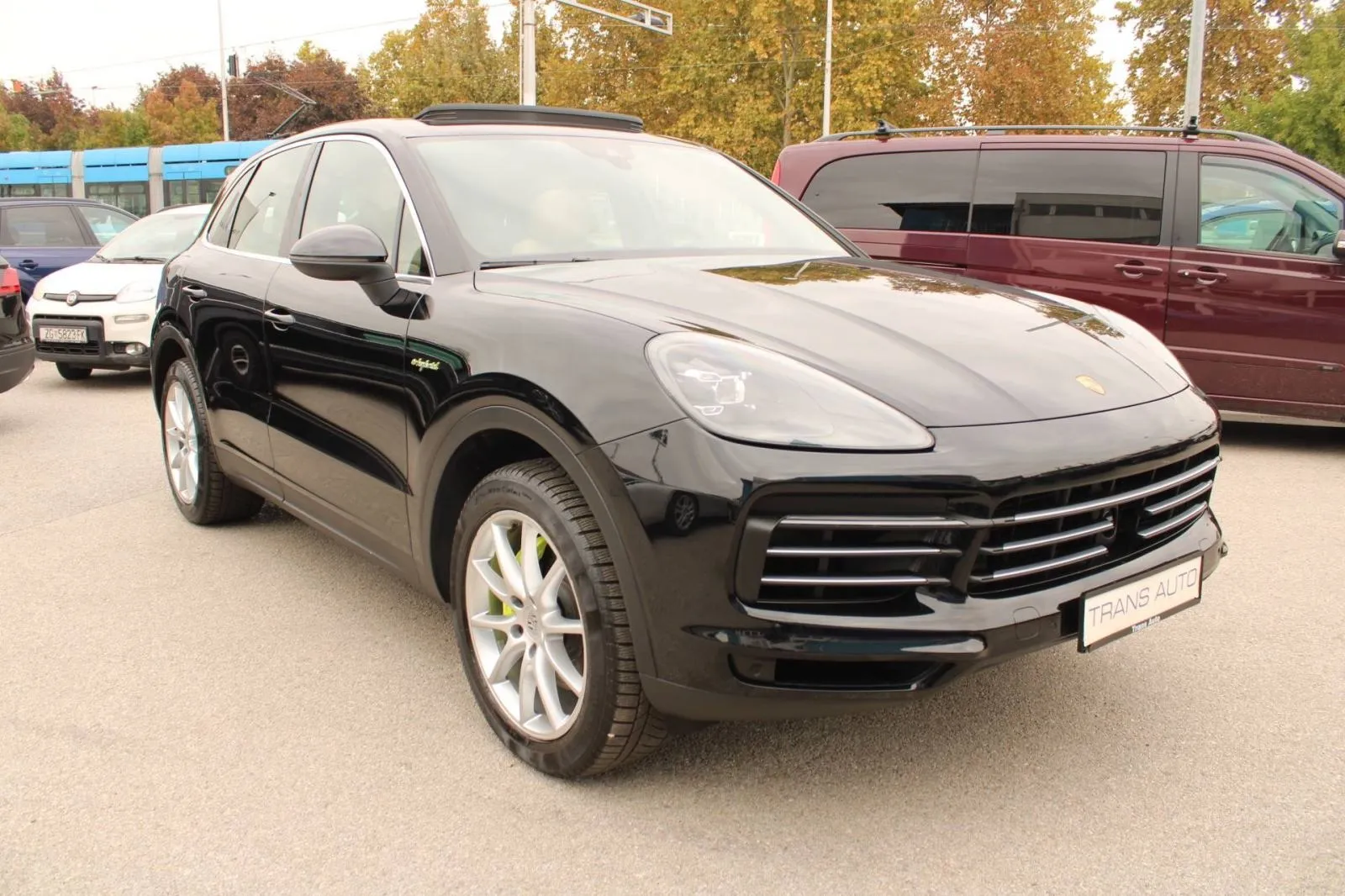 porsche cayenne 3.0 v6 e-hybrid *panorama, led, navigacija* - slika 3