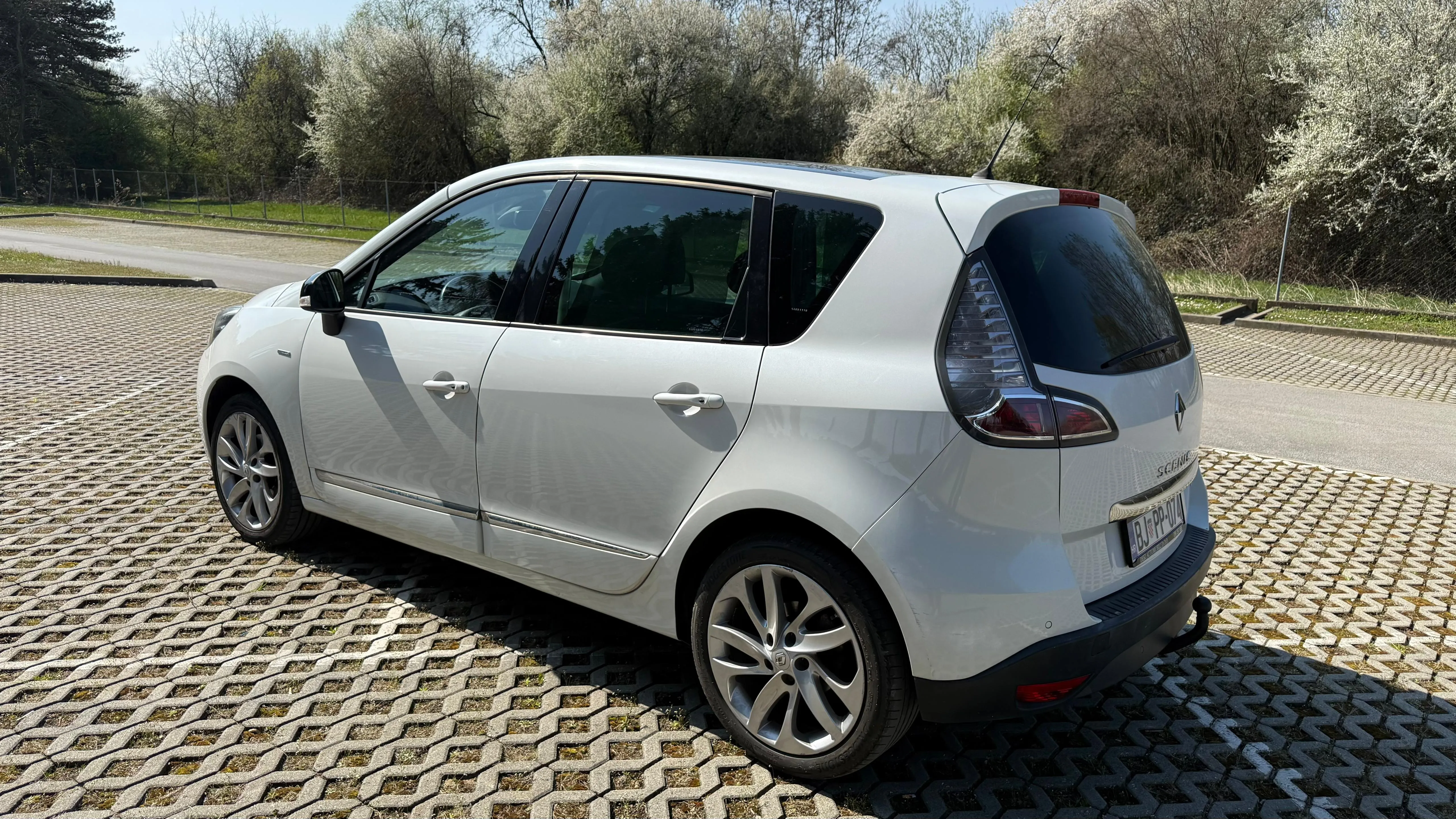 renault scenic tce 130, bose, panorama, kamera, top - slika 8