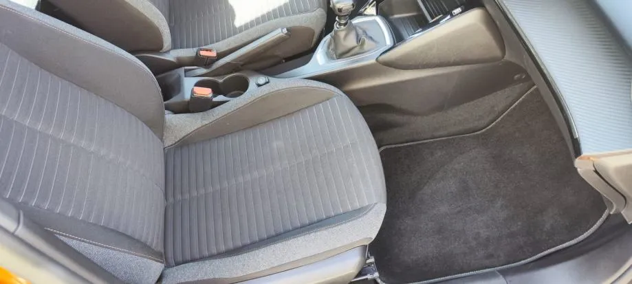 peugeot 2008 1,2 - slika 9