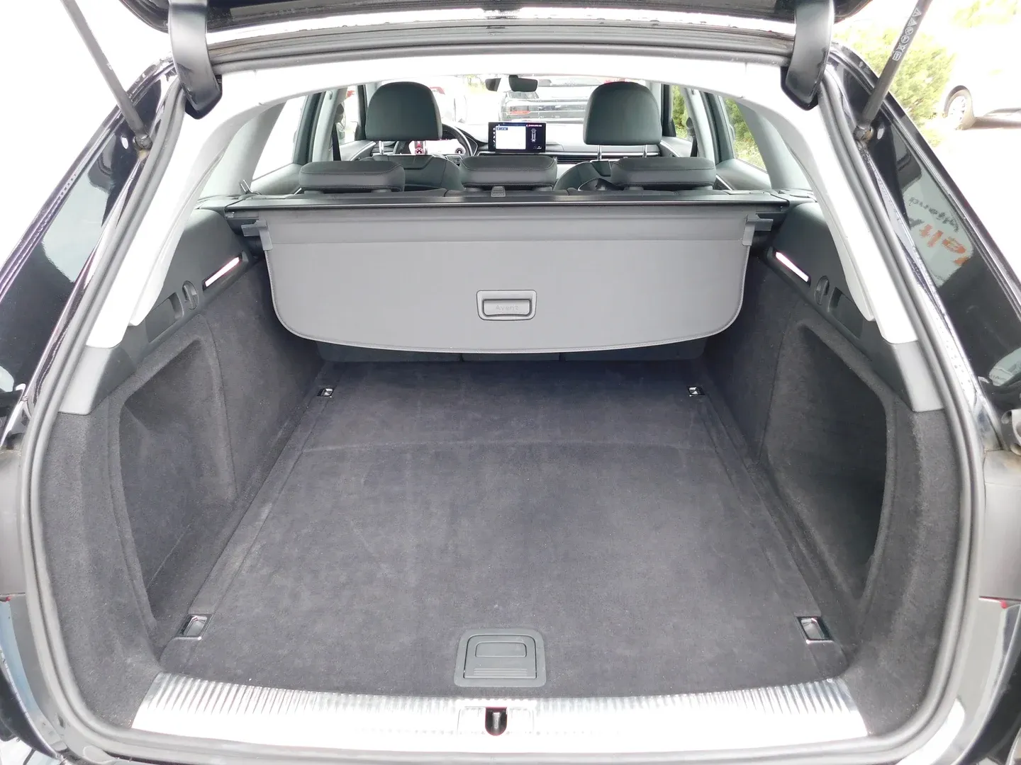 12874 audi a4 avant 35tdi s tr - slika 15