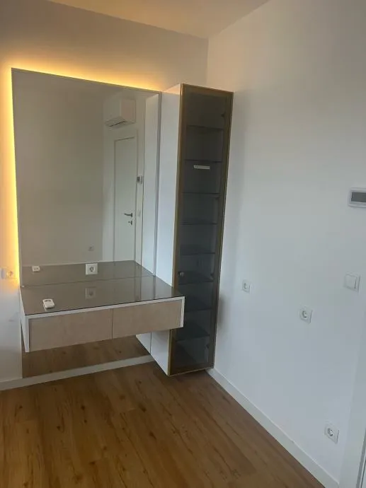 komoda za šminkanje sa ogledalom - slika 6