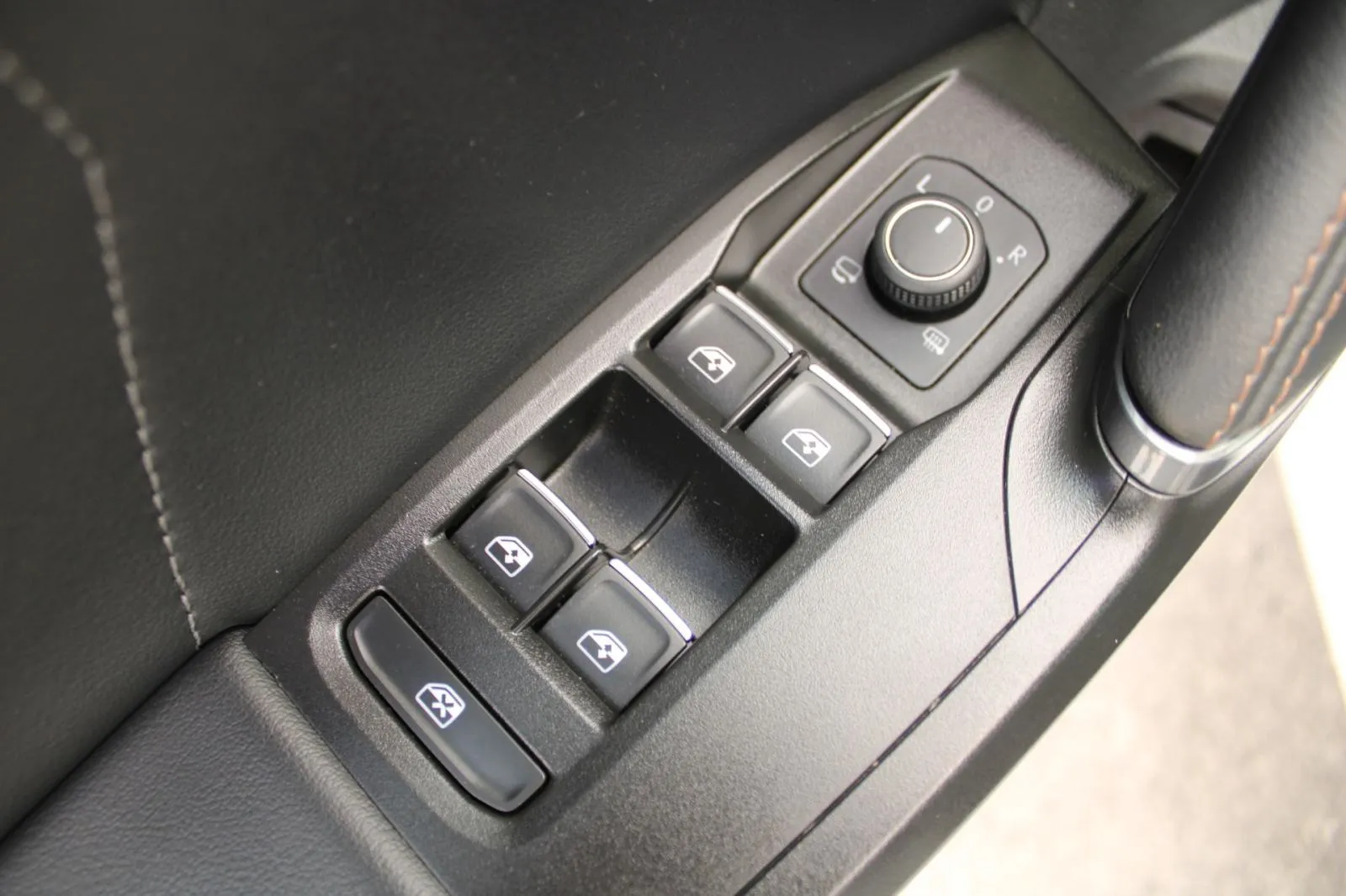 cupra leon 1.4 e hybrid dsg *led,navigacija* automatik - slika 20