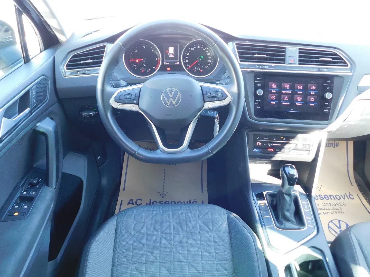 10485 volkswagen tiguan 2.0 tdi dsg life - slika 10