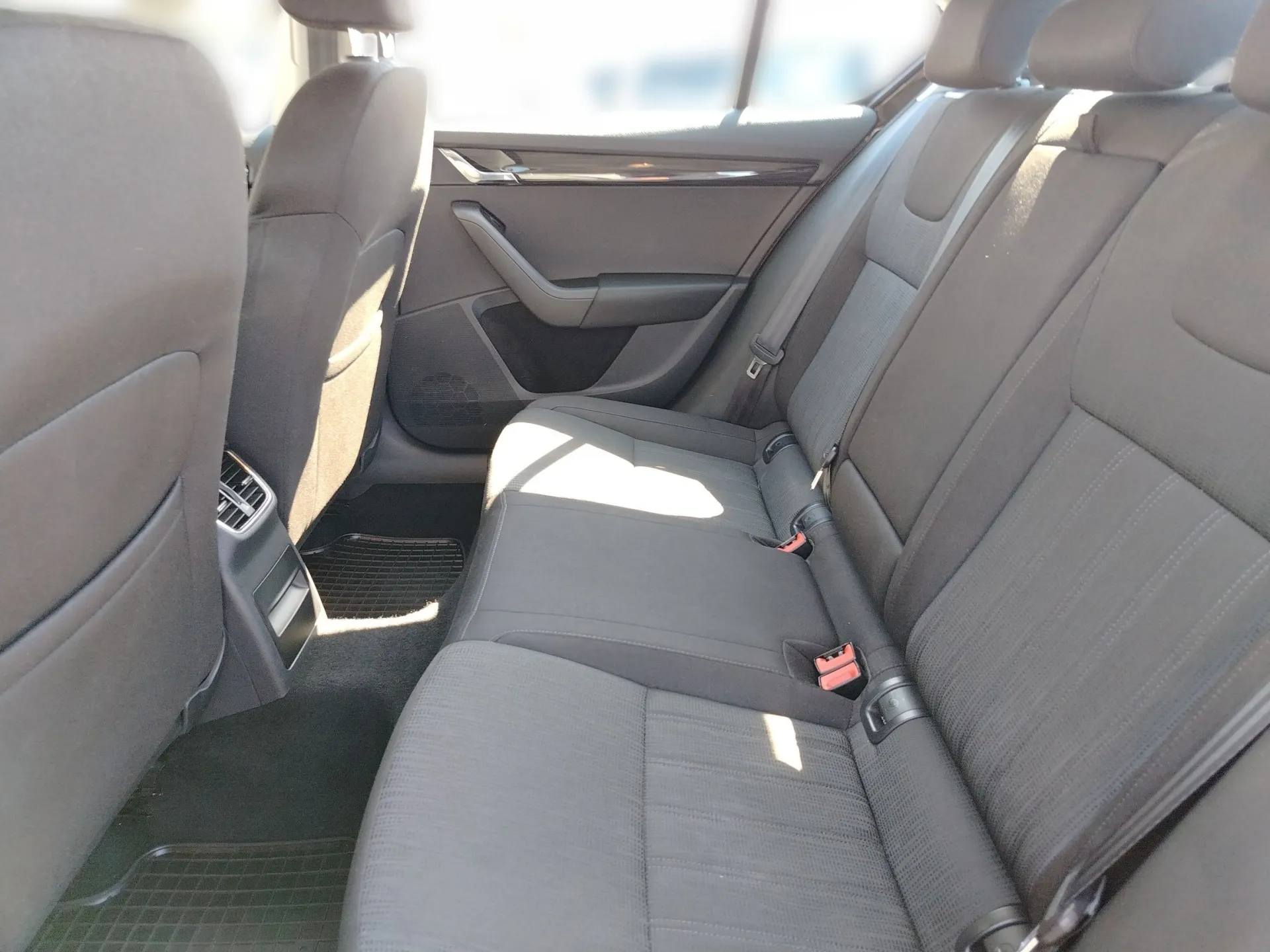 škoda octavia 1.6 tdi dsg - slika 11