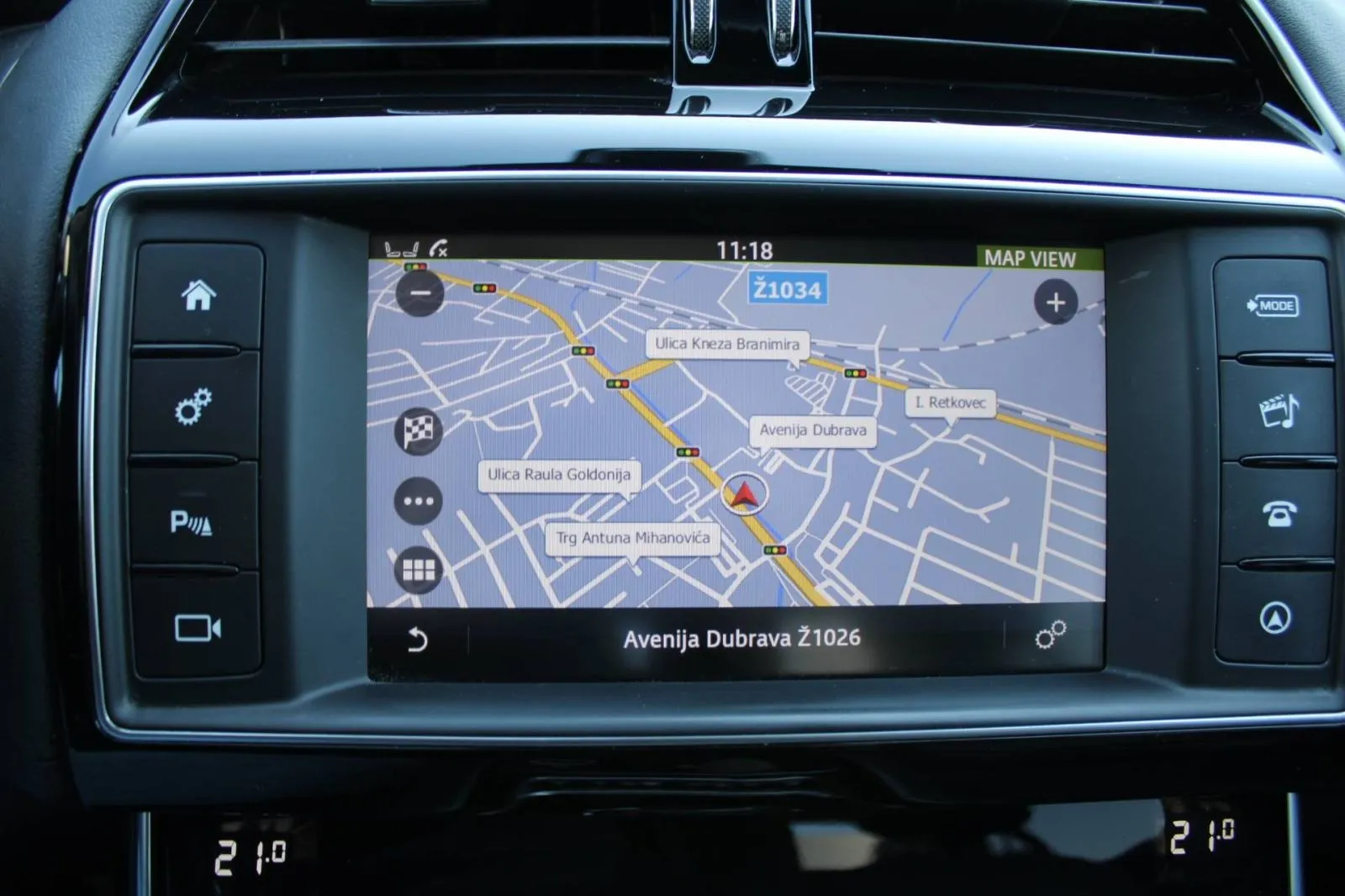 jaguar xe 2.0d awd automatik - slika 25