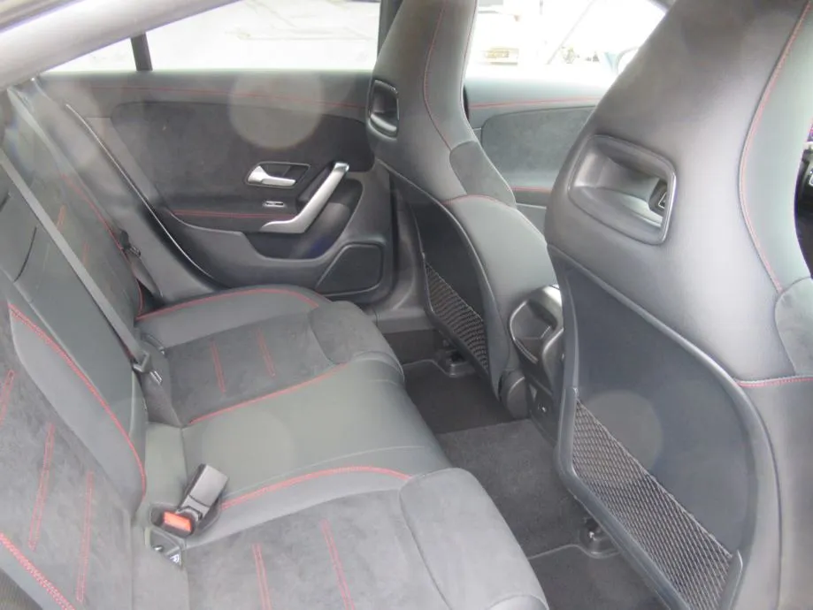 mercedes-benz cla 200 d amg/multibeam led/night paket/keyless-go - slika 12