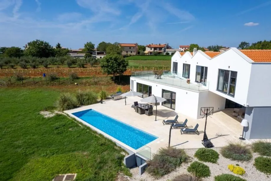 poreč-luksuzna vila na prostranoj okućnici (prodaja) - slika 1